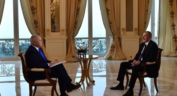 İlham Əliyev: “Prezident seçkilərinin vaxtını dəyişmək niyyətimiz yoxdur”