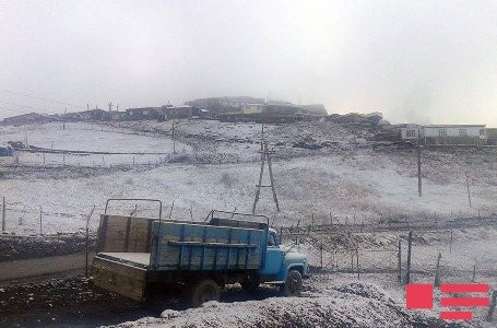 Quba-Xınalıq yolunda qar və qaya uçqunu olub