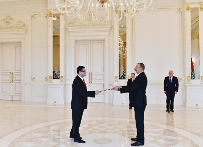 İlham Əliyev Türkiyə səfirinin etimadnaməsini qəbul edib