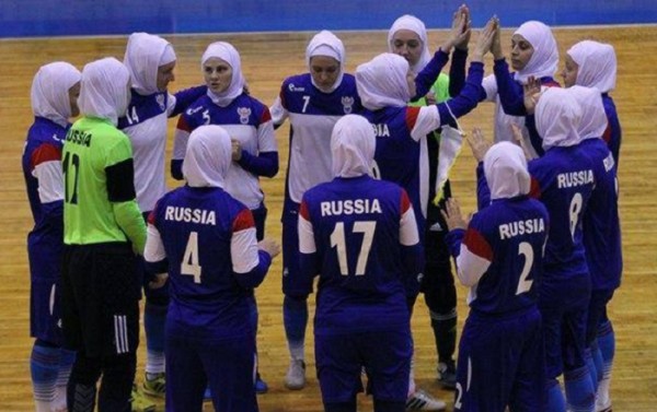 Rusiya millisinin üzvləri hicabda
