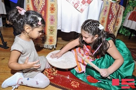 Çörəyi ver çörəkçiyə... - Bakıda keçirilən “Çörək festivalı“ndan FOTOLENT