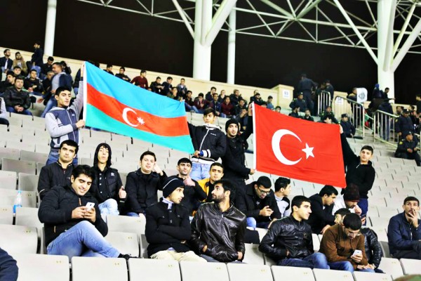 “Qarabağ“ın fenomen azarkeşləri - FOTO