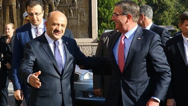 Eşton Karter Türkiyədə səfərdədir