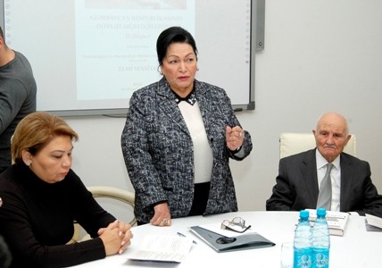 DÖVLƏT MÜSTƏQİLLİYİNİN 25 İLLİYİNƏ HƏSR EDİLMİŞ ELMİ SESSİYA KEÇİRİLDİ