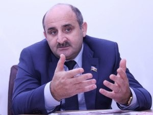 “Azərbaycan bayrağının şəhid məzarları üzərindən asılmasını dərk etmirəm“