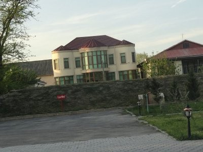 Keçmiş başçı Salyandakı villasını satışa çıxarsa da müştəri tapılmır