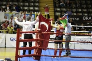 Muay-tayçımız Avropa çempionatından bürünc medalla döndü