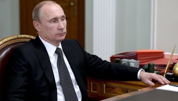 Putin ukraynalı milyarderə vətəndaşlıq verdi
