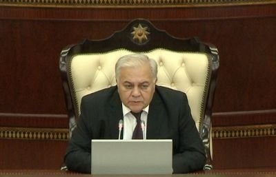 Oqtay Əsədovdan deputatlara irad: “Bu qədər çıxış etmək olmaz axı”