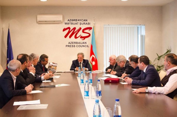 4 KİV-in adı “qara siyahı”ya salındı