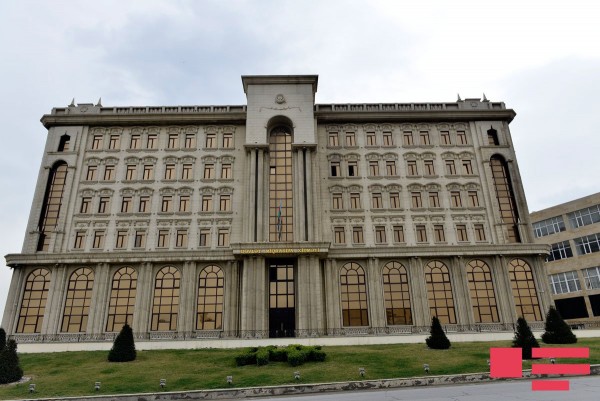 Azərbaycanda yaşamaq və işləmək istəyən əcnəbilərə ŞAD XƏBƏR