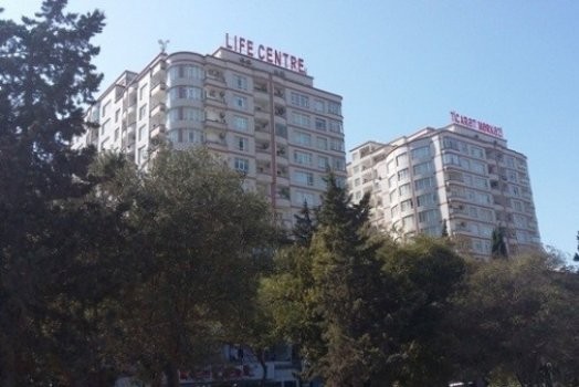 Bakıda böyük ticarət mərkəzi bağlandı