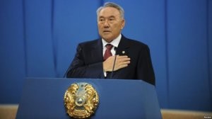 Yaponlar gülə Nazarbayevin adını verdilər