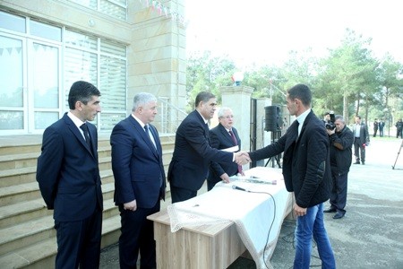 10 Qarabağ əlili və şəhid ailəsinə mənzil verildi-FOTOLAR