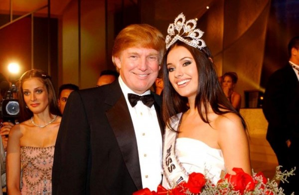 “Məni məcbur etdilər ki, Donald Trampı təhqir edim“ - FOTO