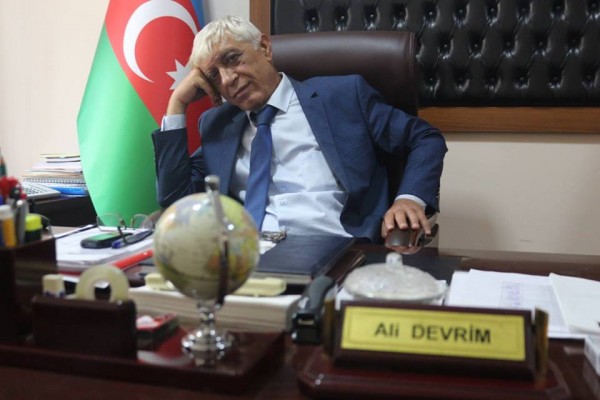 Bakı Atatürk Liseyinin müdiri Əli Devrim vəfat etdi