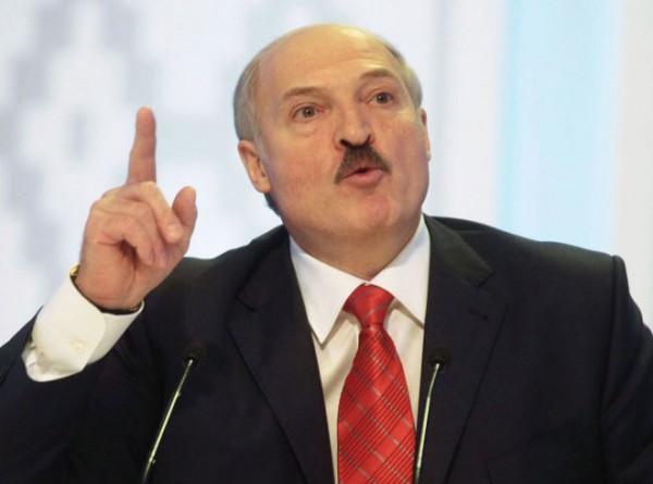 Lukaşenko: “SSRİ yuyucu toz üzündən süqut etdi”
