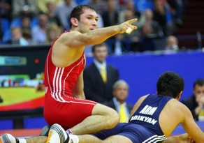 Azərbaycan güləşçisi olimpiadada qazandığı medaldan məhrum edilib