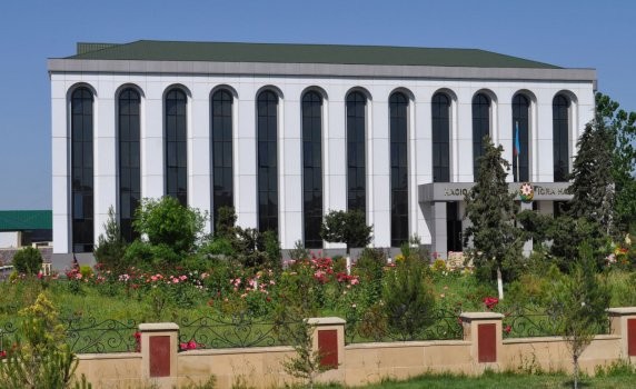 İcra hakimiyyətində məmurlar arasında dava - Şöbə müdiri polisə şikayət etdi