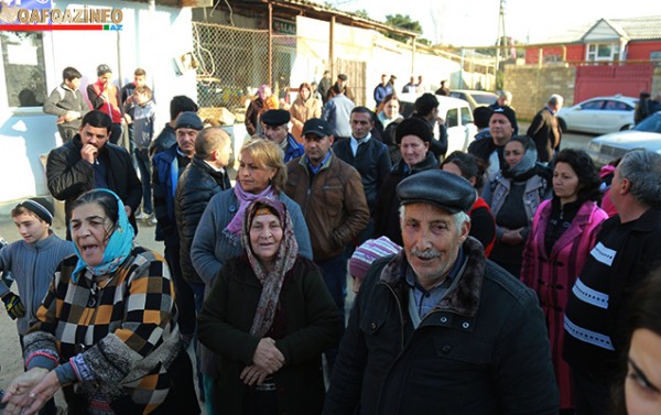 Binəqədidə aksiya: İcra Hakimiyyəti mənimsəmədə ittiham olunur