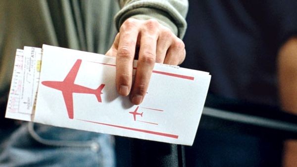 Aldığı aviabilet saxta çıxdı - şirkət isə zərəri ödəmək istəmir