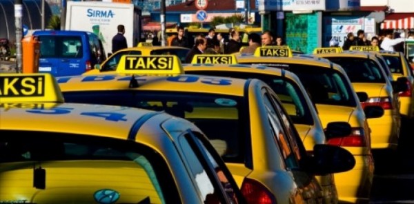 Taksi fəaliyyəti ilə bağlı yeni qadağa