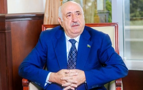 “O adamların maşınında bu qədər dollar hardandır?” - Deputatdan sərt ittihamlar
