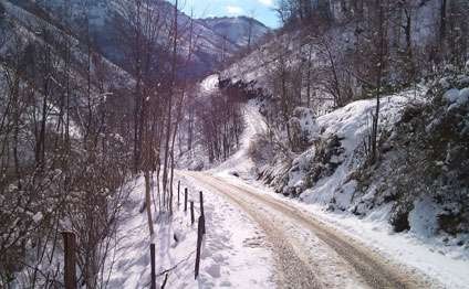 Ağsu aşırımında hərəkət dayandırılıb