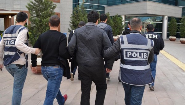 İstanbul Universitetində FETÖ əməliyyatı