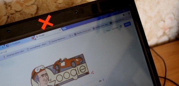 Rusiyalı internet istifadəçilərinin 20 faizi veb-kameranı izolentlə bağlayır