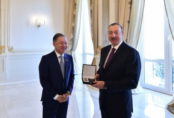 İlham Əliyevə “TürkPA-nın inkişafındakı xüsusi xidmətlərə görə” medalı təqdim olunub