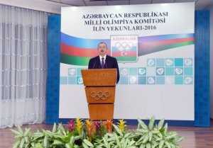 İlham Əliyev idmançılara mükafatlar və mənzillər verdi