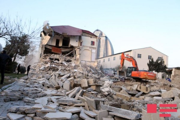 Bakıda hotel sökülür
