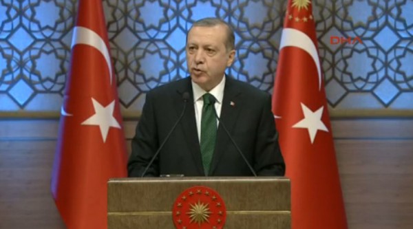Ərdoğan: “Amerika məsumları öldürən terrorçulara dəstək verir“