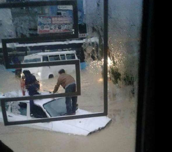 Mersin sular altında qaldı — FOTOLAR