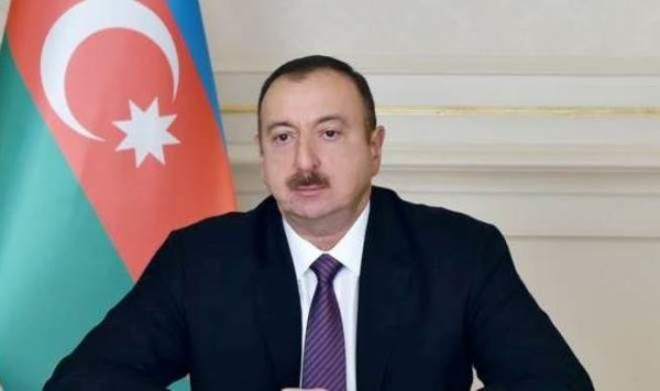 İlham Əliyev Xamenei və Ruhaniyə məktub göndərdi