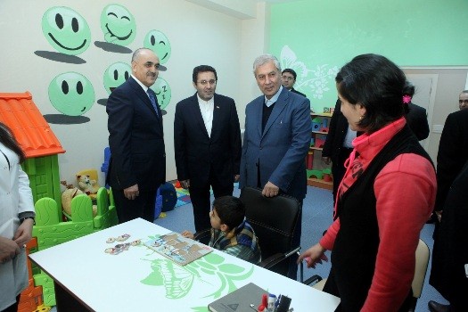 İranlı nazir Əli Rəbii Əmək və Əhalinin Sosial Müdafiəsi Nazirliyinin bir sıra müəssisələrində olub