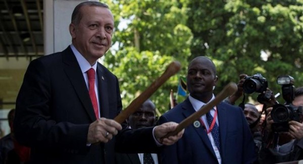 Ərdoğan Afrikada davul çaldı