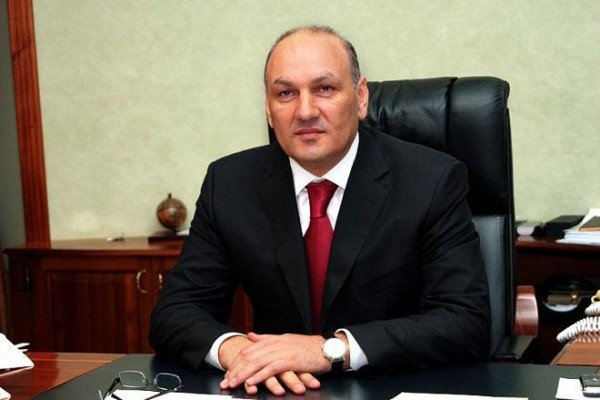 Ermənistanın maliyyə naziri ölkədən qaçdı