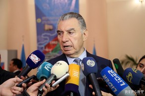 Əli Həsənov məcburi köçkünlərin müavinətlərlə bağlı narazılığına münasibət bildirib