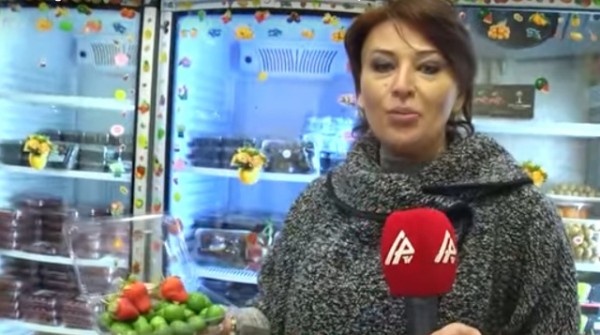 70 manata gilas, 35 manata banan, dənəsi 10 manata alça... - REPORTAJ