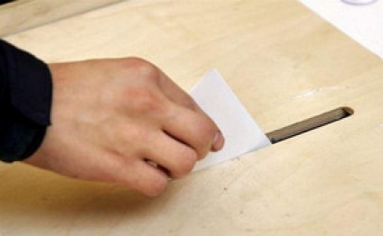 KİV: Ermənistanda seçiciləri 100 dollara satın alırlar