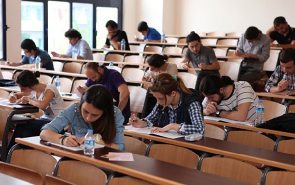 Tələbə qəbulu üçün müsabiqədə iştirak ödənişli olacaq - Qaydalar təsdiqləndi
