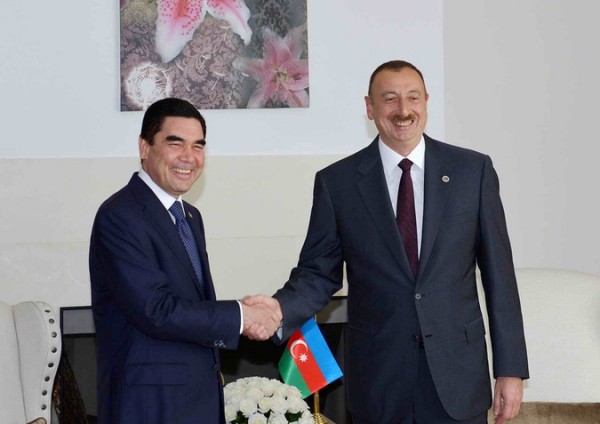 İlham Əliyev Qurbanqulu Berdiməhəmmədovu təbrik etdi