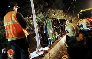 Tayvanda sərnişin avtobusu aşıb, 32 nəfər ölüb