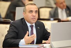 Azay Quliyev: “Azərbaycan Fransaya nota verməlidir”