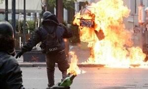 TAP-ın ofisinə “Molotov kokteyli“ atdılar, partlayış oldu