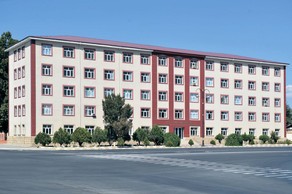 Naxçıvan Müəllimlər İnstitutu işçi axtarır