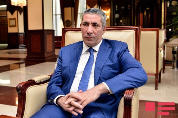 Siyavuş Novruzov: “Sosial şəbəkələrdə sənədlə şərh yazsınlar“