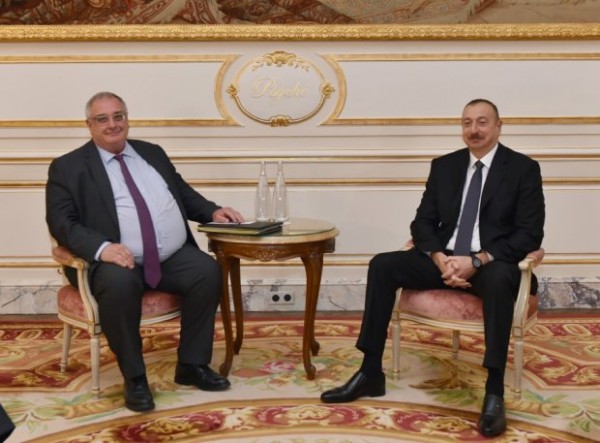 İlham Əliyev Fransada ilk görüşlərini keçirir -FOTOLAR